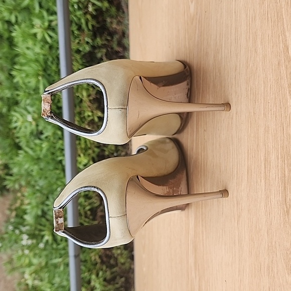 SALVATORE FERRAGAMO suede peep toe heels Size 6 - Picture 4 of 13